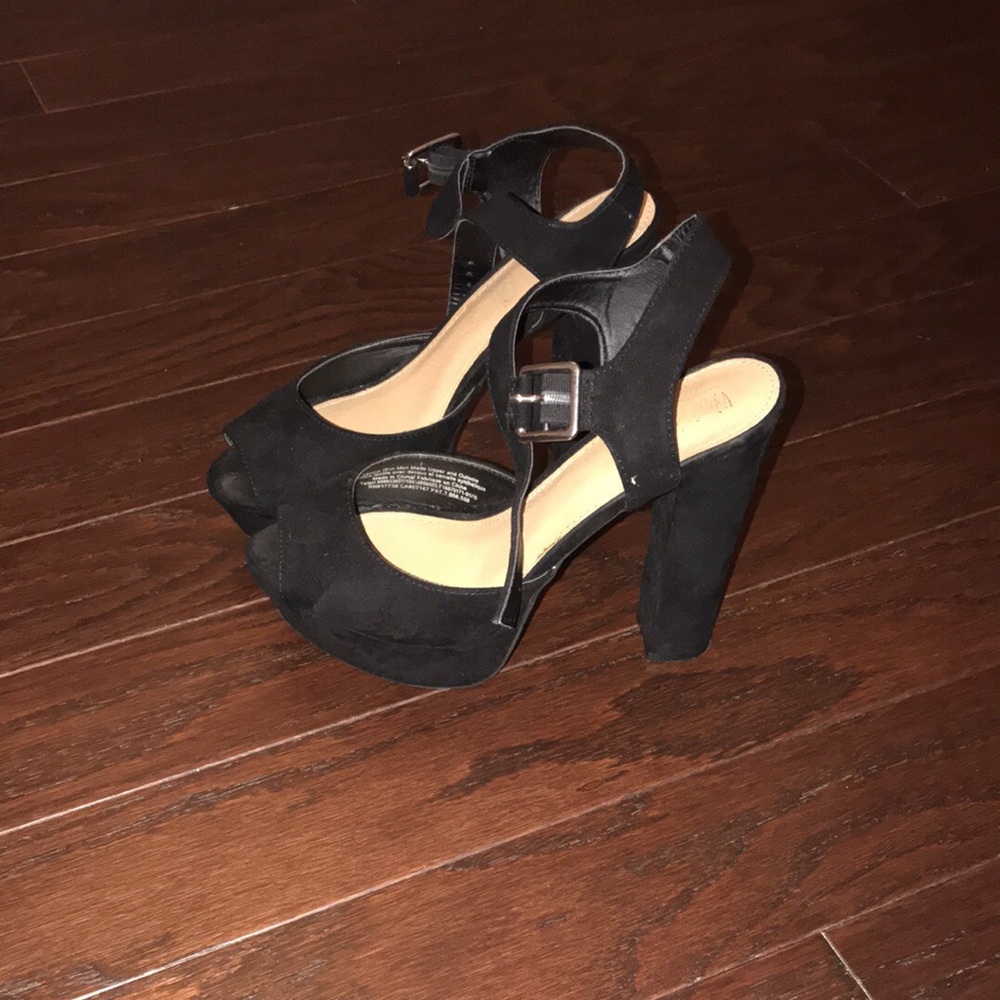 Black suede platform heel